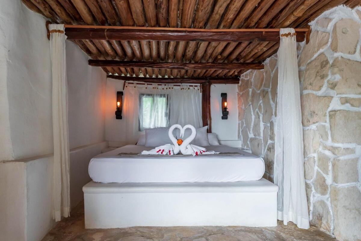 Casa Aakbal Private Fron Sea Location