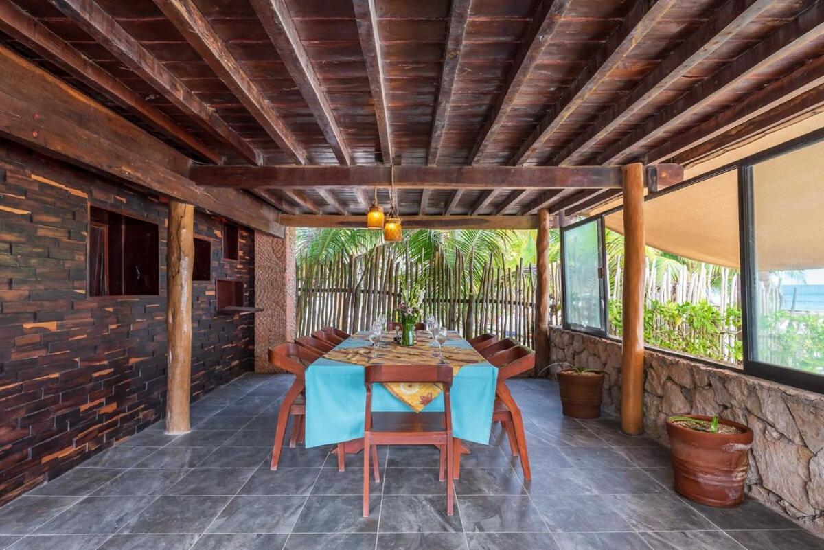 Villa Casa Aakbal Private Fron Sea Location