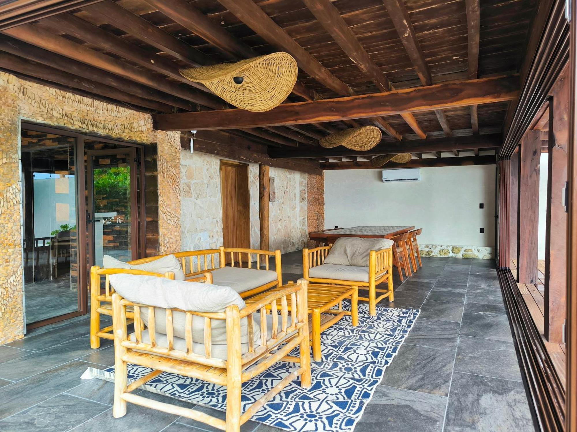 Villa Casa Aakbal Private Fron Sea Location