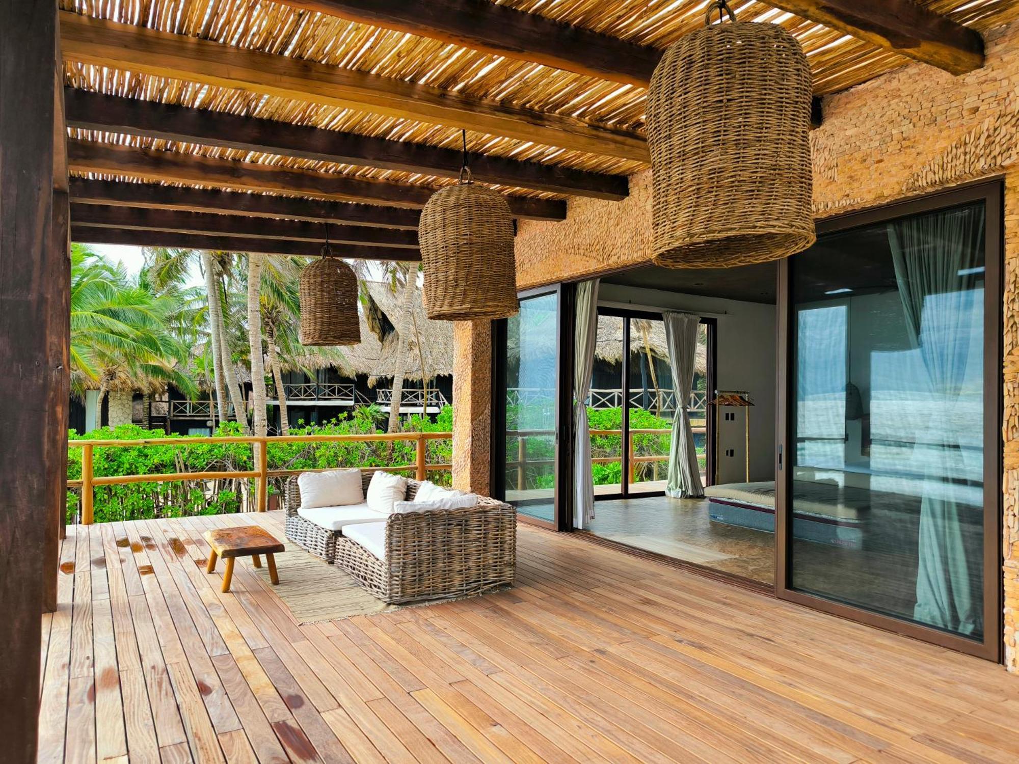 Casa Aakbal Private Fron Sea Location